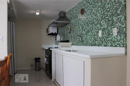 Casa de condomínio para alugar com 100m², 3 quartos e 2 vagas Casa de condomínio para alugar com 100m², 3 quartos e 2 vagasCozinha