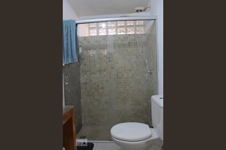 Casa de condomínio para alugar com 100m², 3 quartos e 2 vagas Casa de condomínio para alugar com 100m², 3 quartos e 2 vagasBanheiro Social 1