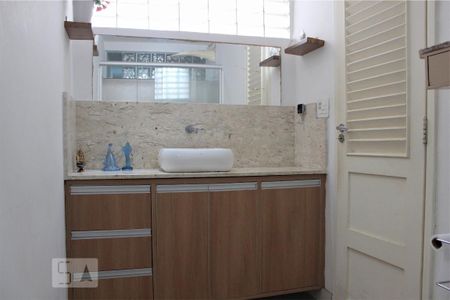 Casa de condomínio para alugar com 100m², 3 quartos e 2 vagas Casa de condomínio para alugar com 100m², 3 quartos e 2 vagasBanheiro Social 2