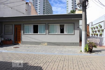 Casa de condomínio para alugar com 100m², 3 quartos e 2 vagas Casa de condomínio para alugar com 100m², 3 quartos e 2 vagasFachada da Casa