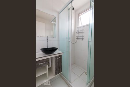 Banheiro de apartamento à venda com 2 quartos, 49m² em Cocaia, Guarulhos