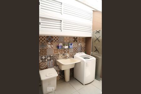 Casa à venda com 100m², 4 quartos e 2 vagasLavanderia