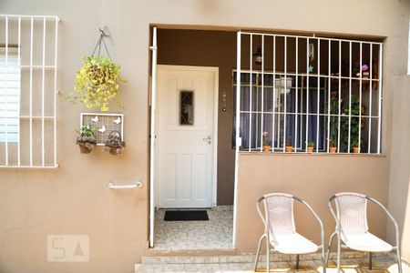 Casa à venda com 100m², 4 quartos e 2 vagasFachada