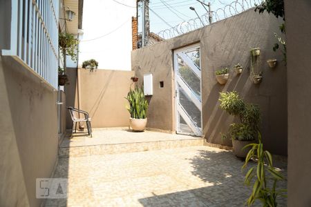 Casa à venda com 100m², 4 quartos e 2 vagasQuintal
