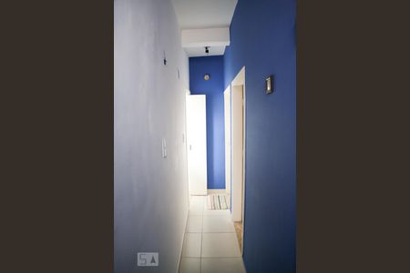 Casa à venda com 100m², 4 quartos e 2 vagasCorredor