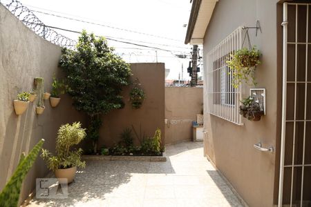 Casa à venda com 100m², 4 quartos e 2 vagasQuintal
