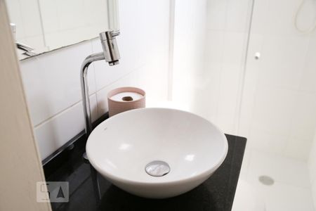 Casa à venda com 100m², 4 quartos e 2 vagasBanheiro 2