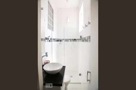 Casa à venda com 100m², 4 quartos e 2 vagasBanheiro 2