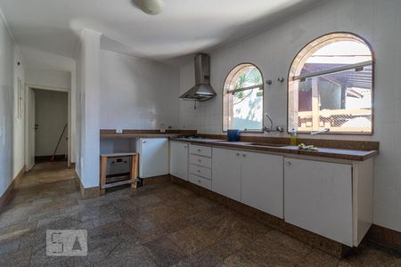 Casa de condomínio para alugar com 202m², 3 quartos e 2 vagasCozinha