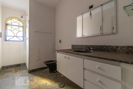 Banheiro do Corredor de casa de condomínio à venda com 3 quartos, 202m² em Alphaville, Santana de Parnaíba