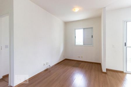 Sala de apartamento para alugar com 2 quartos, 79m² em Jardim Tupanci, Barueri