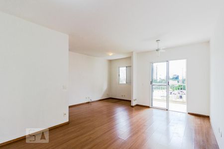 Sala de apartamento para alugar com 2 quartos, 79m² em Jardim Tupanci, Barueri