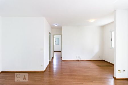 Sala de apartamento para alugar com 2 quartos, 79m² em Jardim Tupanci, Barueri