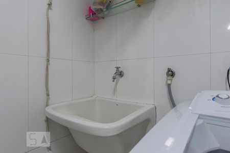 Casa de condomínio à venda com 380m², 3 quartos e 3 vagas1o. Andar - Área de serviço