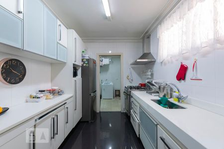 Casa de condomínio à venda com 380m², 3 quartos e 3 vagas1o. Andar - Cozinha