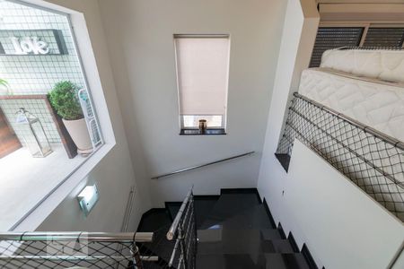 Casa de condomínio à venda com 380m², 3 quartos e 3 vagas3o. Andar - Escadas