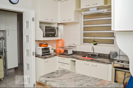 Casa à venda com 200m², 3 quartos e 2 vagasCozinha