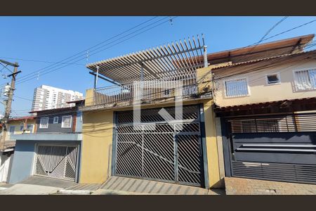 Casa à venda com 110m², 2 quartos e 2 vagasFachada