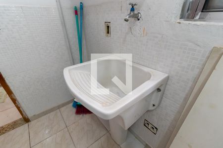 Casa à venda com 110m², 2 quartos e 2 vagasBanheiro e Área de Serviço