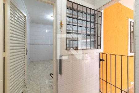 Casa à venda com 110m², 2 quartos e 2 vagasCorredor Externo