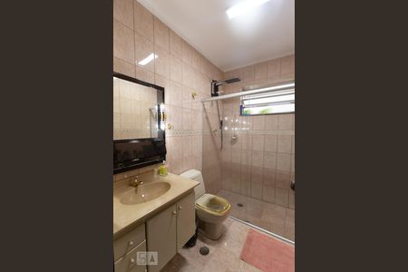 Banheiro 1 de casa à venda com 5 quartos, 190m² em Parque Tomas Saraiva, São Paulo