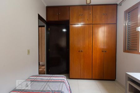 Quarto 2 de casa à venda com 5 quartos, 190m² em Parque Tomas Saraiva, São Paulo