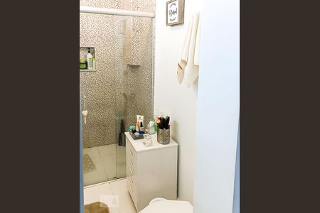 Apartamento à venda com 73m², 2 quartos e 1 vaga Apartamento à venda com 73m², 2 quartos e 1 vagaBanheiro Suíte