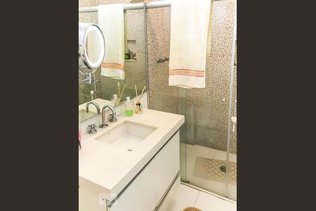 Apartamento à venda com 73m², 2 quartos e 1 vaga Apartamento à venda com 73m², 2 quartos e 1 vagaBanheiro Suíte