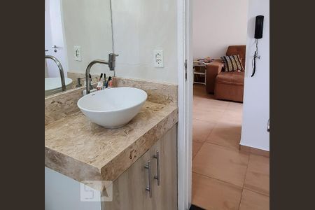 Banheiro de apartamento para alugar com 2 quartos, 51m² em Vila Marieta, Campinas