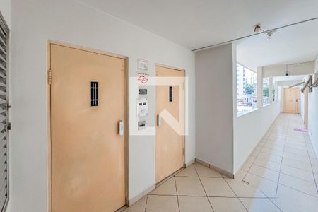 Apartamento à venda com 72m², 1 quarto e sem vaga Apartamento à venda com 72m², 1 quarto e sem vagaHall de entrada