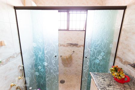 Casa à venda com 220m², 3 quartos e 3 vagasBanheiro da Suíte