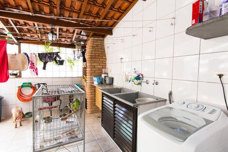 Casa à venda com 220m², 3 quartos e 3 vagasÁrea de Serviço e Churrasqueira