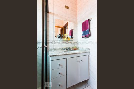 Casa à venda com 220m², 3 quartos e 3 vagasBanheiro 2