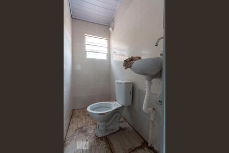Banheiro de kitnet/studio para alugar com 1 quarto, 38m² em Vila Campestre, São Paulo