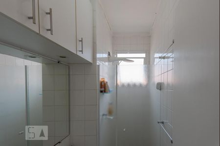 Banheiro de apartamento à venda com 2 quartos, 50m² em Vila Ipê, Campinas