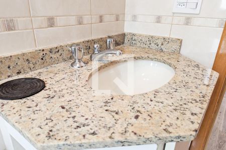 Apartamento à venda com 82m², 3 quartos e 2 vagasBanheiro da suíte