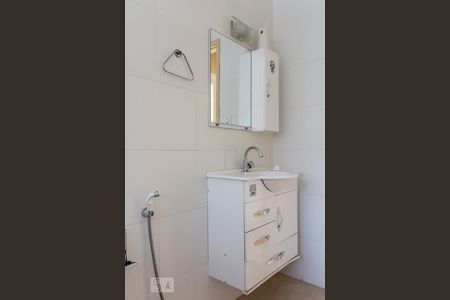 Apartamento para alugar com 75m², 2 quartos e sem vaga Apartamento para alugar com 75m², 2 quartos e sem vagaBanheiro