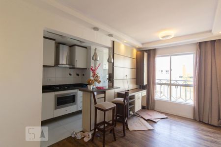 Sala de apartamento para alugar com 2 quartos, 49m² em Capão Raso, Curitiba