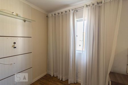 Quarto 2 de apartamento para alugar com 2 quartos, 49m² em Capão Raso, Curitiba