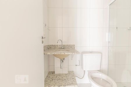 Banheiro de apartamento para alugar com 2 quartos, 50m² em Jardim das Laranjeiras, São Paulo