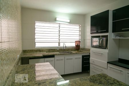 Casa à venda com 130m², 3 quartos e 3 vagas Casa à venda com 130m², 3 quartos e 3 vagasCozinha