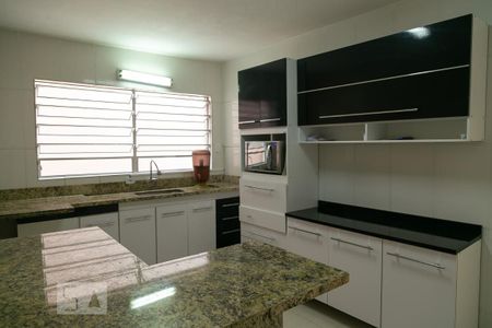 Casa à venda com 130m², 3 quartos e 3 vagas Casa à venda com 130m², 3 quartos e 3 vagasCozinha