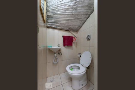 Casa à venda com 215m², 5 quartos e 2 vagasBanheiro de serviço