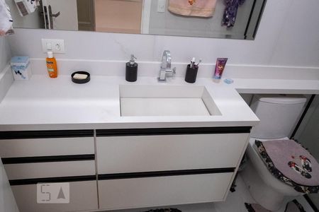 Casa à venda com 150m², 4 quartos e 5 vagas Casa à venda com 150m², 4 quartos e 5 vagasBanheiro