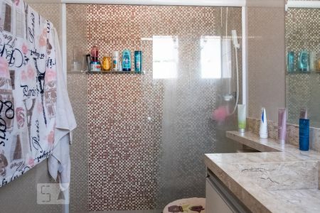 Casa à venda com 150m², 4 quartos e 5 vagas Casa à venda com 150m², 4 quartos e 5 vagasBanheiro da Suíte