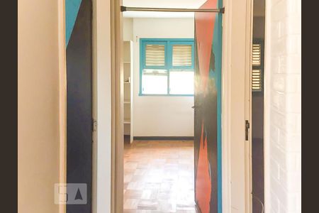 Corredor de apartamento à venda com 2 quartos, 69m² em Vila Madalena, São Paulo