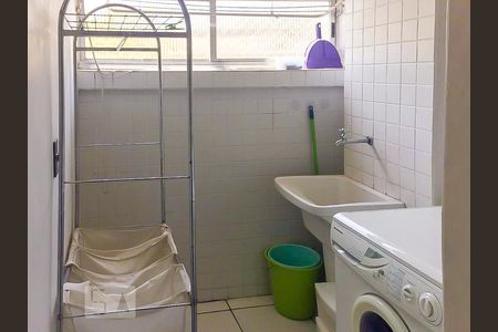 Apartamento à venda com 69m², 2 quartos e sem vagaArea Serviço