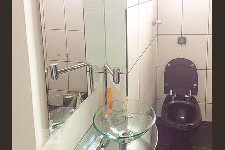 Banheiro Suíte de apartamento à venda com 2 quartos, 69m² em Vila Madalena, São Paulo
