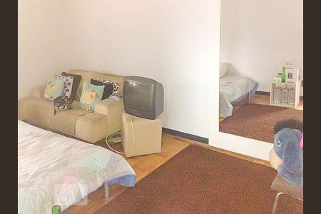 Quarto de apartamento à venda com 2 quartos, 69m² em Vila Madalena, São Paulo