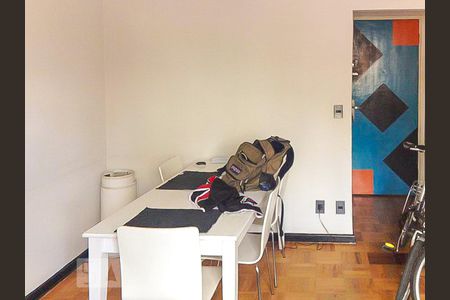 Sala de apartamento à venda com 2 quartos, 69m² em Vila Madalena, São Paulo